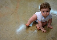 baby-on-polished-concrete
